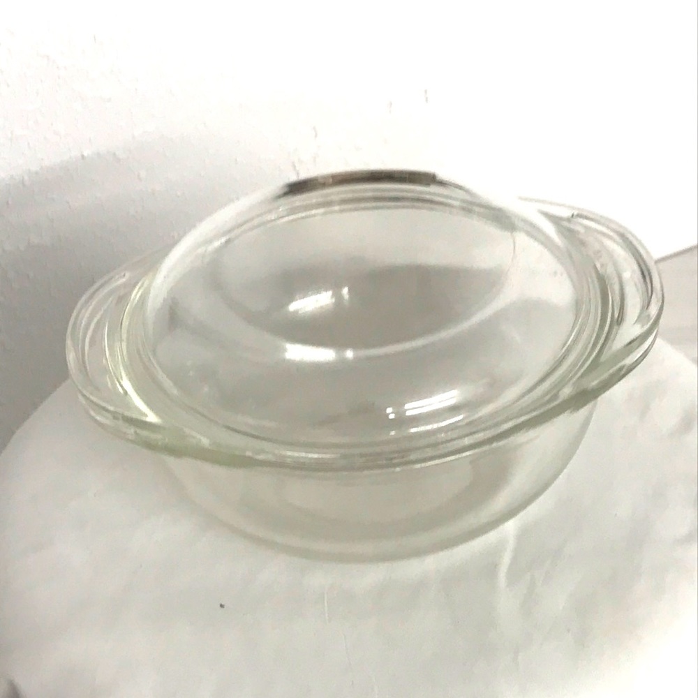 Pyrex by Corning Antique Baking & Microwave Dish - Picture 1 of 8